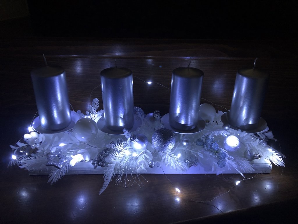 Vánoční adventní věnce na stůl